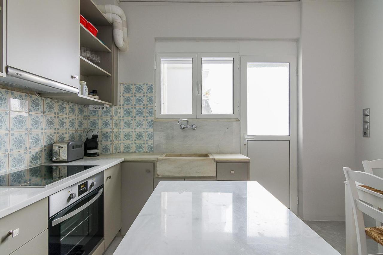 A Modern 2-Bedroom Apartment Near Areios Pagos Aten Exteriör bild